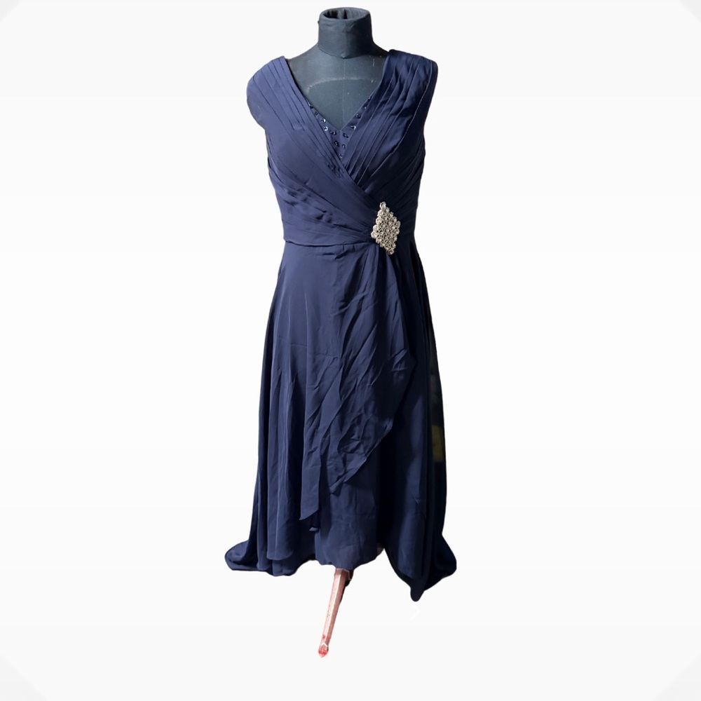 Elegant Navy Blue Sleeveless Dress